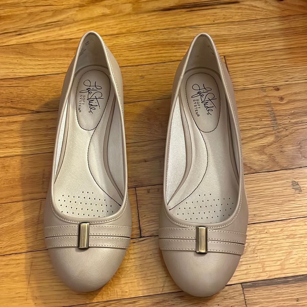 NEW WITH BOX Life Stride Womens size 8.5 shoes